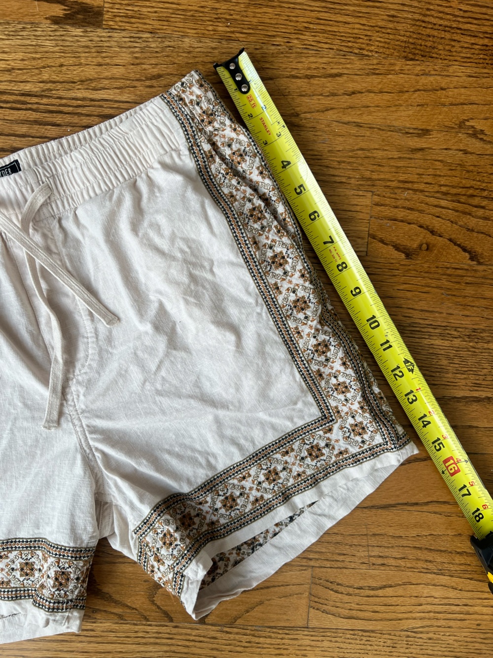 Todd Snyder Shorts with Embroidered Border - Small - Picture 6 of 7
